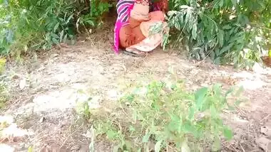 Indian Aunty Outdoor Caught