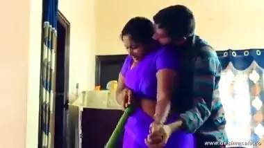 desimasala.co - Innocent aunty boob grab...