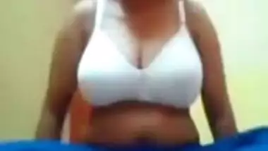 North indian girl exposing her hot body