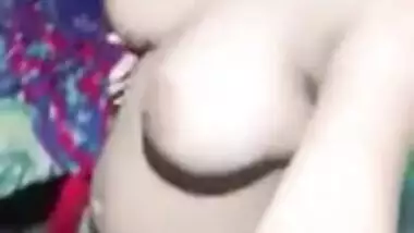 Sexy wife strips nude finguring hard