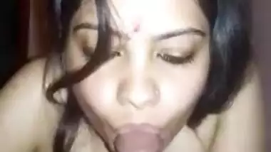 Noida Bhabhi Giving Perfect BJ to Pujari wid Audio