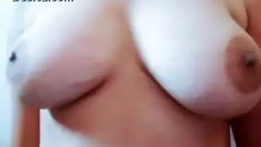 Desi girl show her big boob selfie video 1