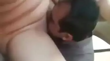 Pakistani car driver sucking sexy pussy of bhabhi