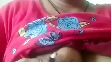 Desi bhabhi pressed her nipple