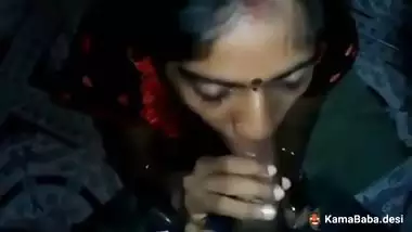 Desi lady sucks dick and balls in Tamil aunty sex