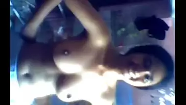 Gujarati girlfriend exposes big boobs in pet shop