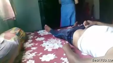 Desi Guy Showing Dick to Maid and She Fucked Hard