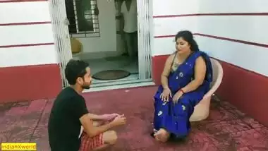 Desi hot Housewife Amazing XXX sex with New Indian boy! Hot sex