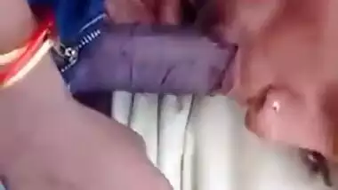 Desi cheating wife sucking dick of her bf in public