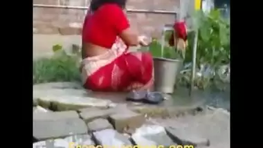 Indian outdoor mms of bengali mature bhabhi open bath leaked scene