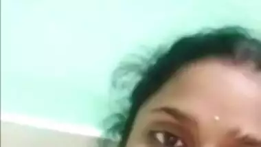 Sexy Desi Girl Shows her Boobs and Pussy On VC