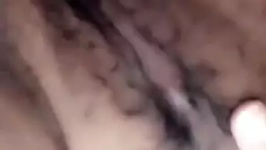 Extremely Sexy Paki Babe Fingering & Moaning