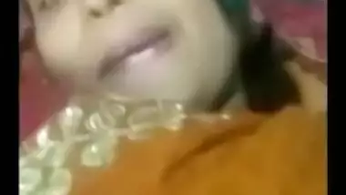 Amateur Desi bitch poses for XXX video call teasing with her tits