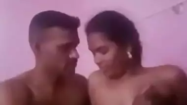 Perverted Desi couple has short oral XXX sex in front of the camera