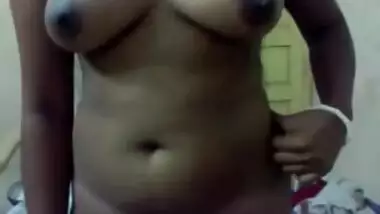 South Indian Aunty Showing her Boobs and Pussy