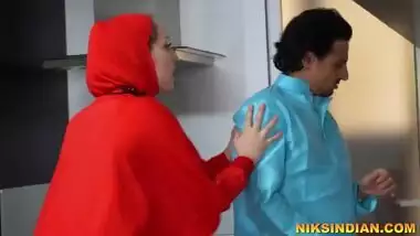 Niks Indian - Hijabi Muslim Wife Of An Old Man Gets Fucked By Another Man