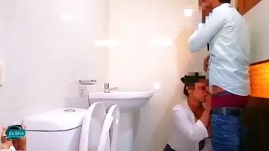 Quick Fuck With My Office Hot sexy Girl in The Office Bathroom