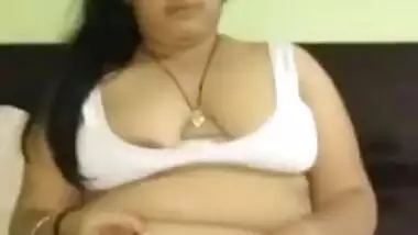 Sexy Indian Bhabhi Strip her clothes and bf fingering