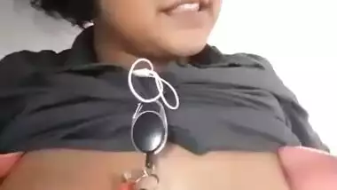 Desi Cute South Girl With Big Boobs Show selfie video