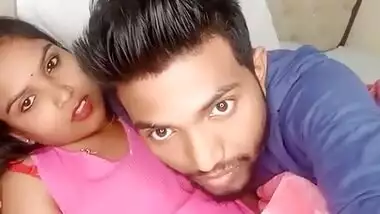 MAHI HOT LIVE