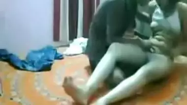 Savoury Indian girl gets pounded on the bed 