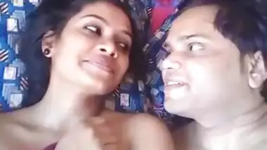 Hawt Indian BABE exposing her large boobs on livecam