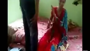 Hindustani mami ki Hindi mai baat karte hue chudai