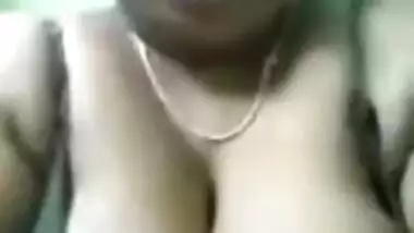 Modest Desi mature shows her saggy XXX knockers during video call