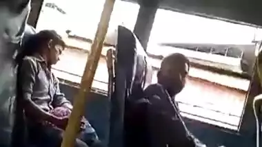 Another tarki guy masturbating in BUS while knowing side passanger girl recording
