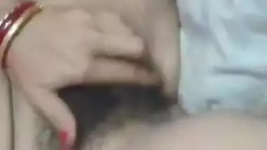 Beautiful village girl hairy pussy fingering clip