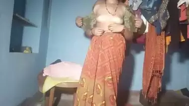 Deshi village bhabhi pissing hot virel mms video