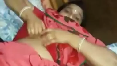 horny bhbahi showing her boobs and pussy