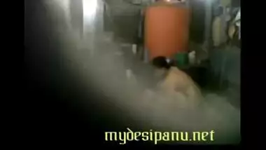 Neighbor aunty hot bath scene captured by voyeur