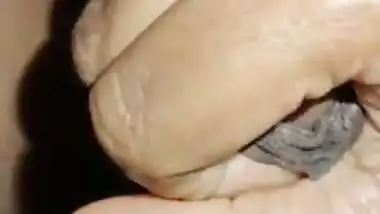 Tamil Wife handjob1