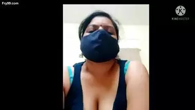 Desi Marathi aunty sex video call for her boyfriend