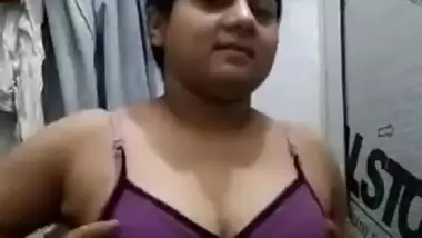 Horny Desi Girl Masturbating