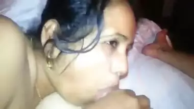 Tamil Maid blowing owner in hotel