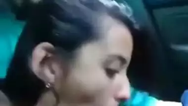 Desi Indian car blowjob