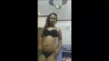 indian babe simmy video