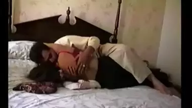 Desi mature couple sensational home sex mms leaked!