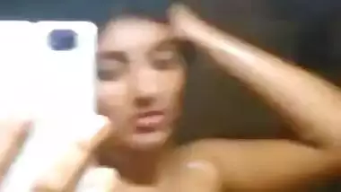 Horny﻿ Tamil girl record her Nude Selfie