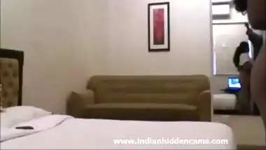 Indian Couple Honeymoon Sex - DesiSex24.com