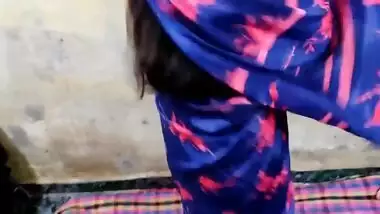 XXX video where man fucks the Desi from behind and cums on ass