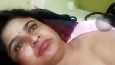 Today Exclusive- Telugu Bhabhi Showing Her Boobs