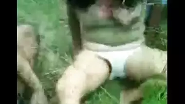 Desi Bhopal couple fucking outdoor get busted!
