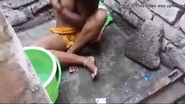 Desi outdoor bath of a teen girl to her lover