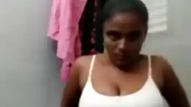 Indian mallu nurse show nude body to her secret BF