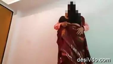 lucky guy romance with frnd mom in saree hubby comes bfore fucking leaked mms