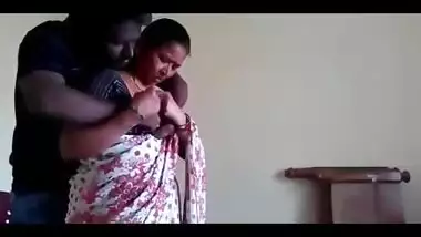 Desi mature aunty fucked by her sisters son