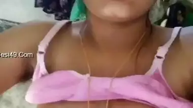 Desi Village bhabhi nude bathing and pussy fingering